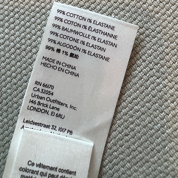 Anthropologie Pilcro The Vintage Straight Mid Rise Raw Hem Jeans. Size 26 - Picture 7 of 7